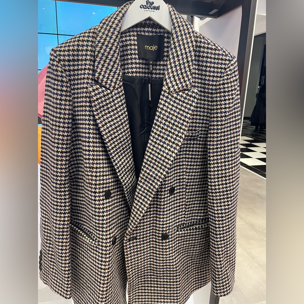 Maje size 36 houndstooth blazer— never worn (tags still on)!!